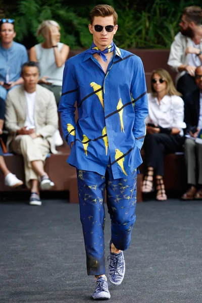 Look 2